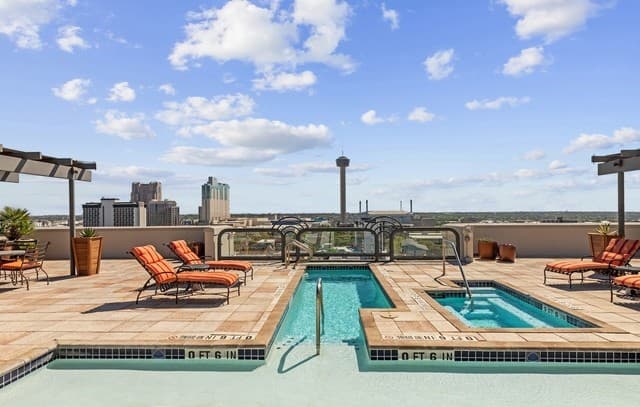 2-bedroom rental at 230 Dwyer Unit 705 in San Antonio, TX — photo 4
