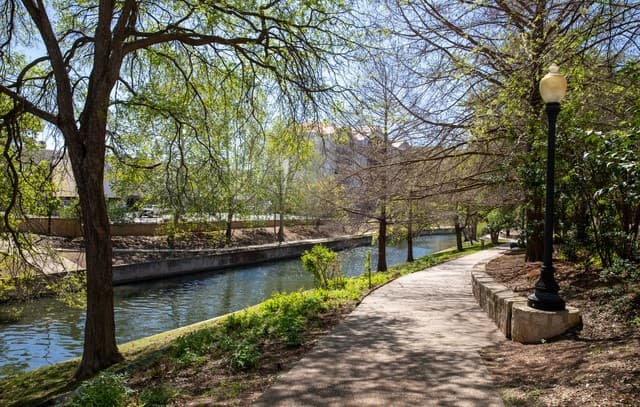2-bedroom rental at 230 Dwyer Unit 705 in San Antonio, TX — photo 5