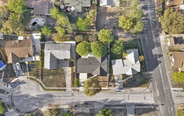 4-bedroom rental at 6007 Morning Star in San Antonio, TX — photo 1