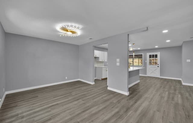 4-bedroom rental at 6007 Morning Star in San Antonio, TX — photo 4