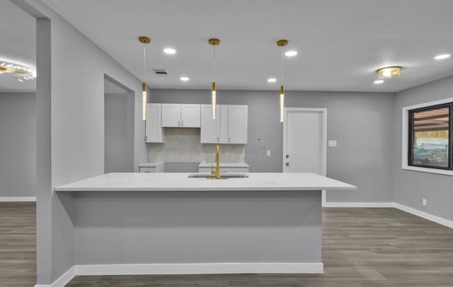 4-bedroom rental at 6007 Morning Star in San Antonio, TX — photo 5