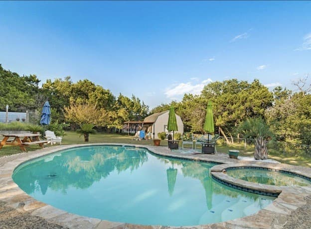 3-bedroom rental at 9811 Tamber in San Antonio, TX — photo 1
