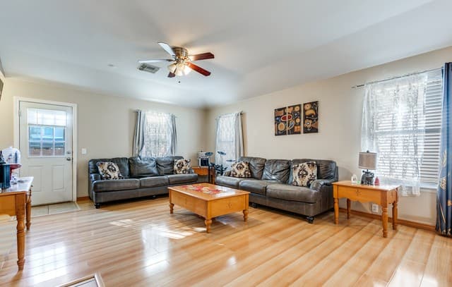 3-bedroom rental at 9442 Sage Terrace in San Antonio, TX — photo 2