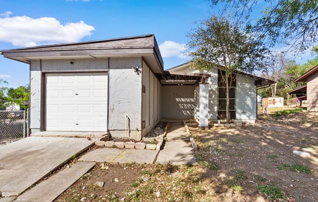 3-bedroom rental at 4503 Guadalajara in San Antonio, TX — photo 3