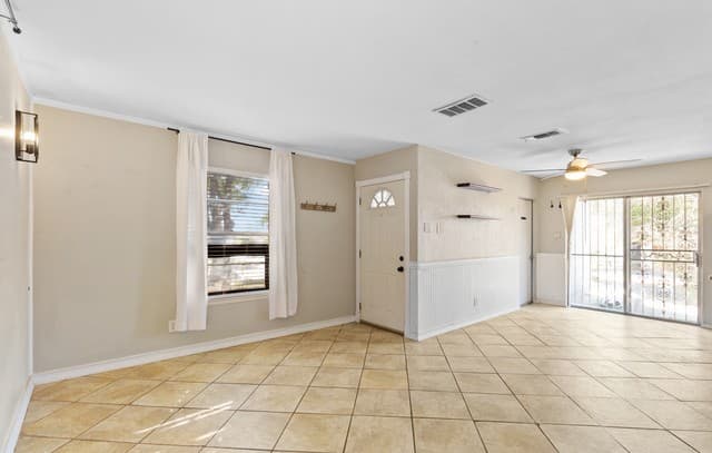 3-bedroom rental at 4503 Guadalajara in San Antonio, TX — photo 5