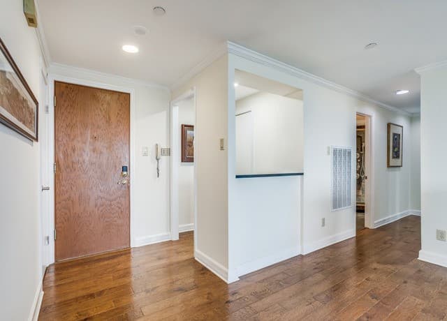 2-bedroom rental at 7887 Broadway Unit 905 in San Antonio, TX — photo 1