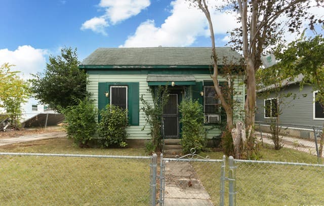 3-bedroom rental at 1238 Paso Hondo in San Antonio, TX — photo 1