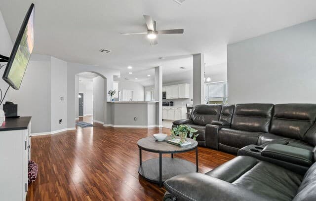 4-bedroom rental at 22307 Mesa Butte in San Antonio, TX — photo 5