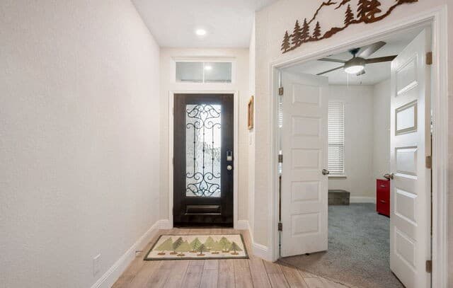 4-bedroom rental at 21902 Santa Elena Cyn in San Antonio, TX — photo 4