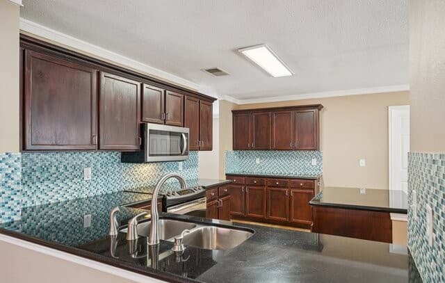 4-bedroom rental at 2318 Tristan in San Antonio, TX — photo 4