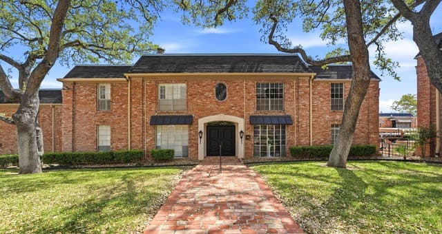 2-bedroom rental at 7500 Callaghan Unit APT 140 in San Antonio, TX — photo 1