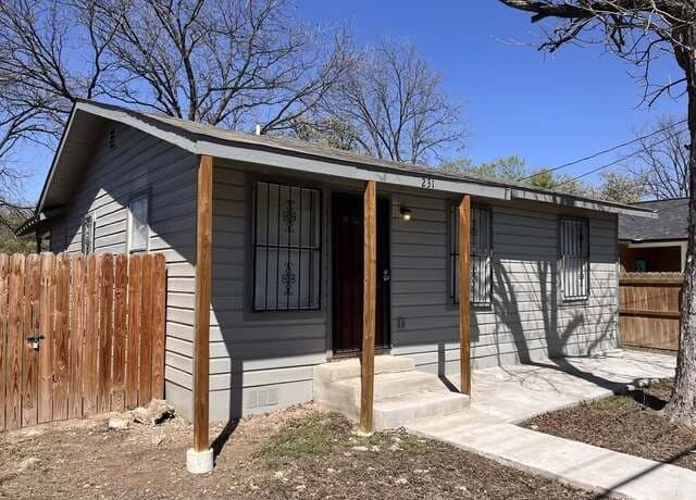 3-bedroom rental at 231 Ceralvo St in San Antonio, TX — photo 1