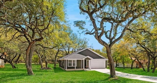 3-bedroom rental at 157 Sycamore in Helotes, TX — photo 3