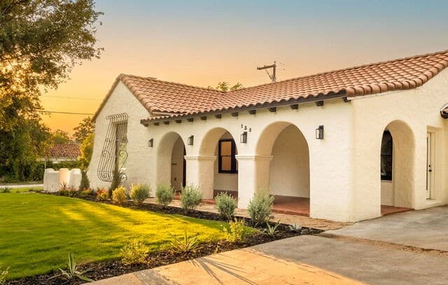 4-bedroom rental at 135 W Lullwood in San Antonio, TX — photo 2