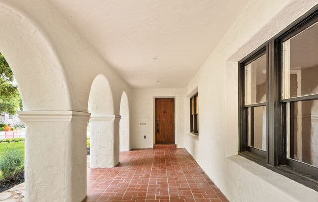 4-bedroom rental at 135 W Lullwood in San Antonio, TX — photo 4