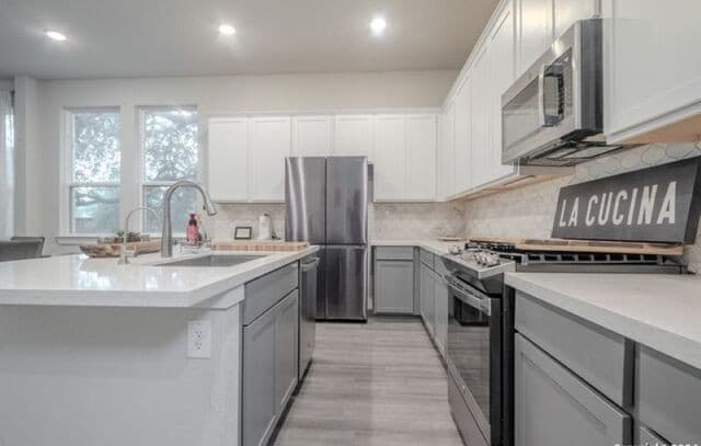 4-bedroom rental at 12518 Yellowstone in San Antonio, TX — photo 4