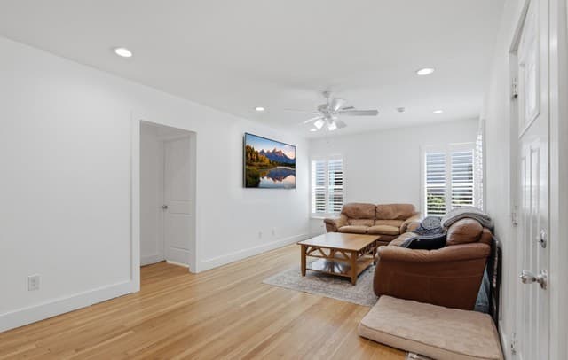 3-bedroom rental at 2410 Saint Anthony Ave in San Antonio, TX — photo 5