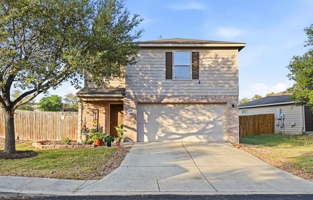 3-bedroom rental at 11267 Magic in San Antonio, TX — photo 2