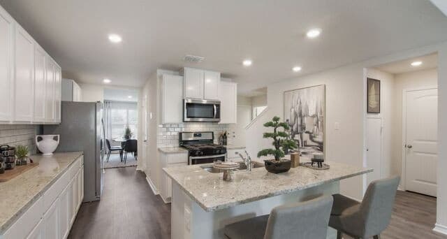 5-bedroom rental at 524 Avalon Banks in Cibolo, TX — photo 5