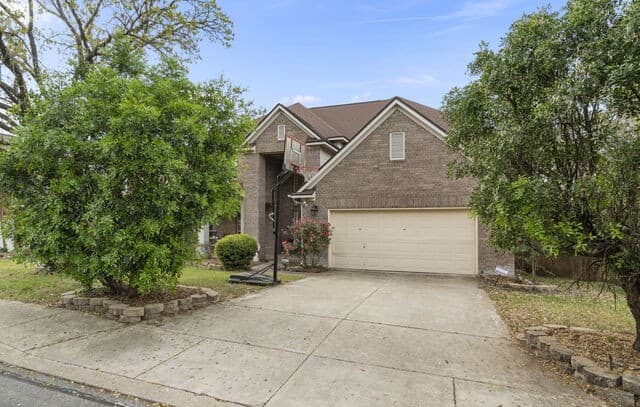 6-bedroom rental at 38 Cellini in San Antonio, TX — photo 3