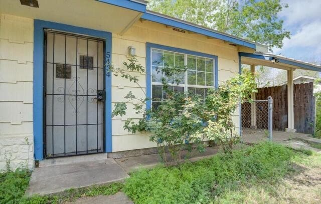 3-bedroom rental at 5434 Plumtree Dr in San Antonio, TX — photo 4