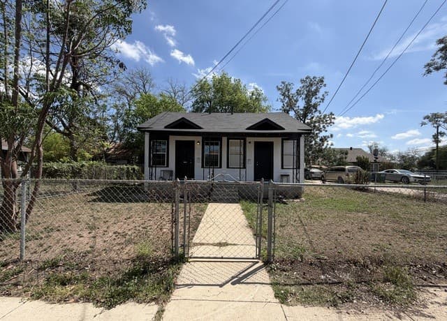 rental at 4912-4914 Greenwood in San Antonio, TX — photo 2