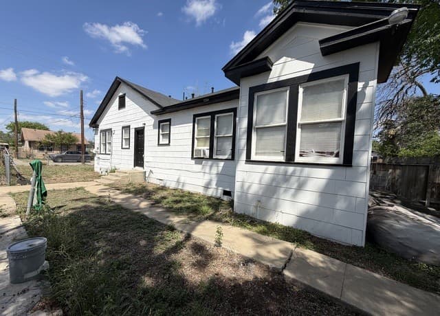 rental at 4912-4914 Greenwood in San Antonio, TX — photo 5