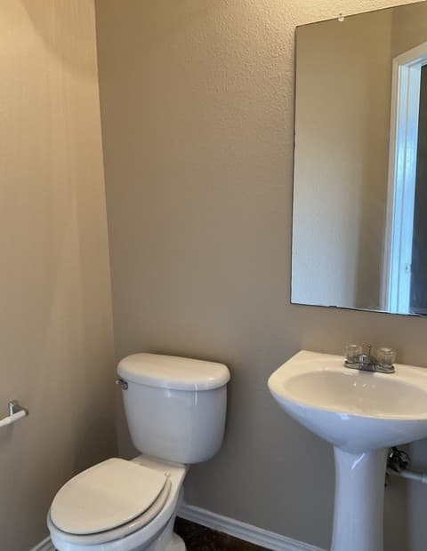 rental at 10802 Mathom Landing in Universal City, TX — photo 2