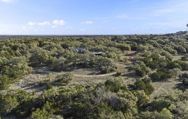 3-bedroom rental at 6093 Fm 311 in Spring Branch, TX — photo 4