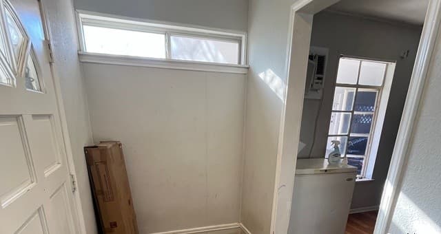 2-bedroom rental at 127 Grecian Dr in San Antonio, TX — photo 4