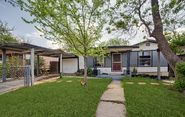 2-bedroom rental at 242 Rosabell in San Antonio, TX — photo 1
