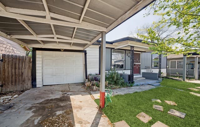 2-bedroom rental at 242 Rosabell in San Antonio, TX — photo 2