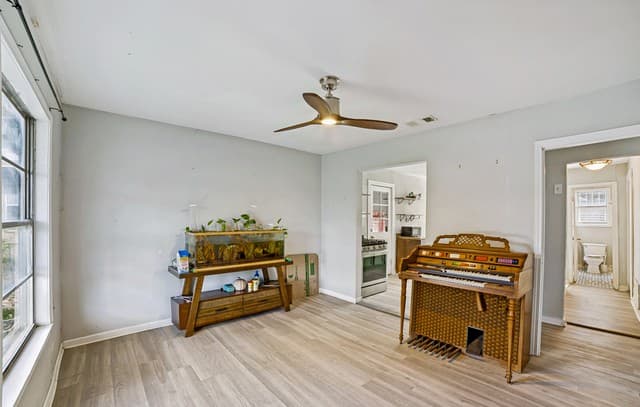 2-bedroom rental at 242 Rosabell in San Antonio, TX — photo 3