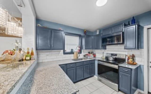 3-bedroom rental at 226 Aztec in San Antonio, TX — photo 4