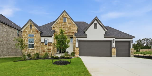 4-bedroom rental at 210 Kari Drive in Castroville, TX — photo 2
