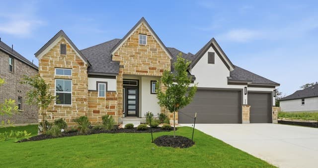 4-bedroom rental at 210 Kari Drive in Castroville, TX — photo 3