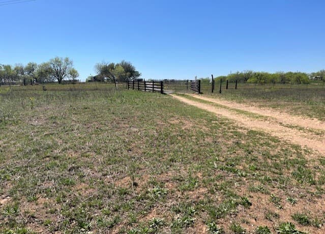 rental at 6611 Fm 1681 in Stockdale, TX — photo 1