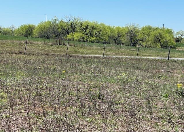 rental at 6611 Fm 1681 in Stockdale, TX — photo 2