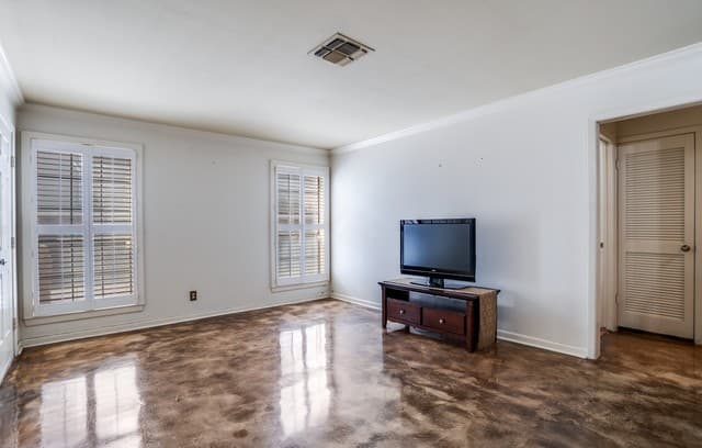 2-bedroom rental at 5359 Fredericksburg Unit 515 in San Antonio, TX — photo 5