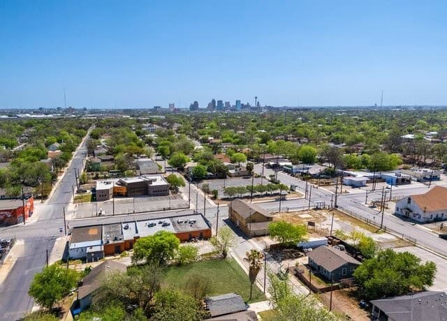rental at 309 Albert in San Antonio, TX — photo 1