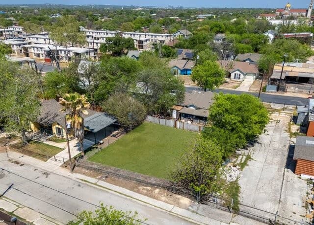 rental at 309 Albert in San Antonio, TX — photo 5