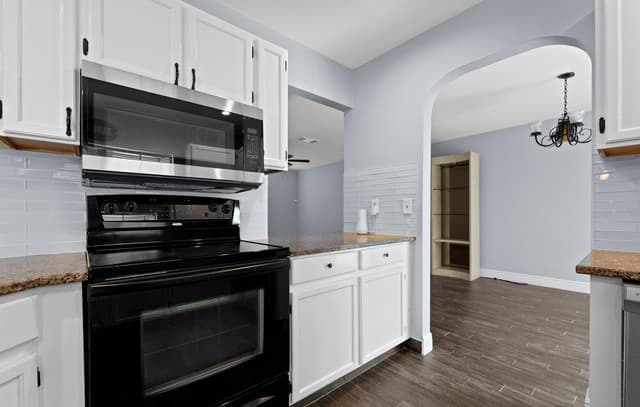 3-bedroom rental at 12811 Huntsman Lake Dr in San Antonio, TX — photo 3