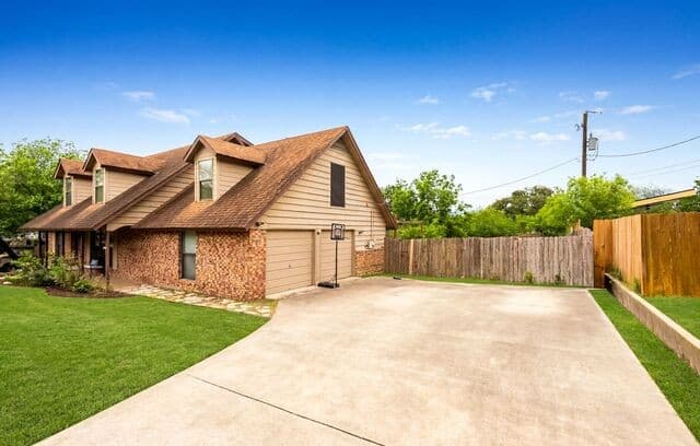 4-bedroom rental at 14307 Oak Shadows Dr in San Antonio, TX — photo 4