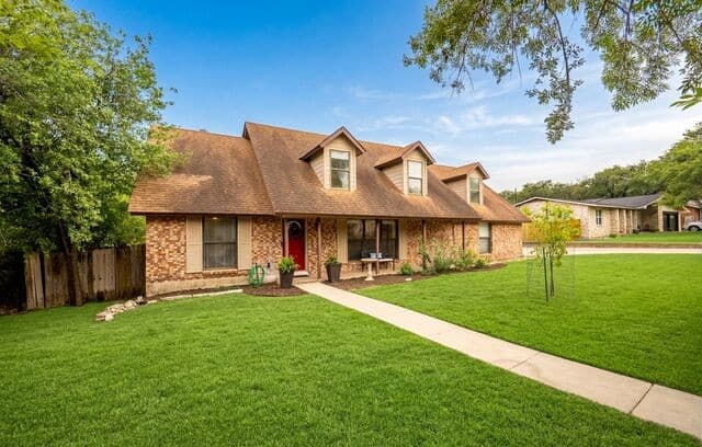 4-bedroom rental at 14307 Oak Shadows Dr in San Antonio, TX — photo 5