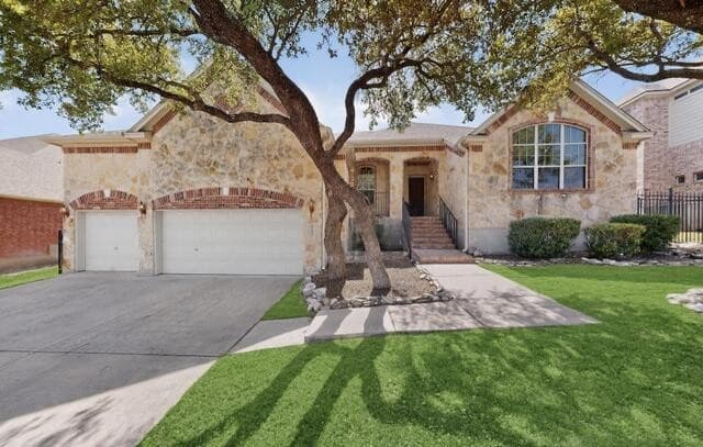 4-bedroom rental at 13135 Spring Run in Helotes, TX — photo 2