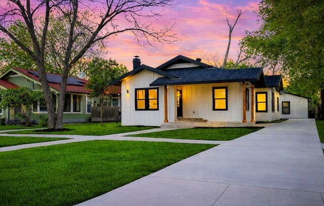 4-bedroom rental at 931 E Highland Blvd in San Antonio, TX — photo 3