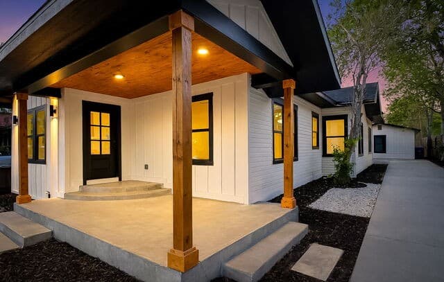 4-bedroom rental at 931 E Highland Blvd in San Antonio, TX — photo 4