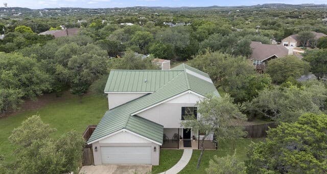 3-bedroom rental at 28003 Yodel Hills in San Antonio, TX — photo 1