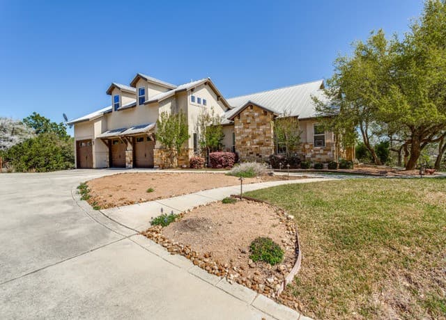 3-bedroom rental at 460 Shepherds Crook in Helotes, TX — photo 5