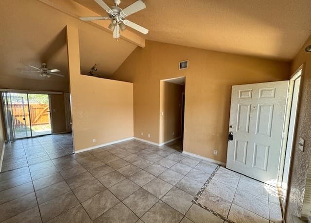 3-bedroom rental at 9140 Timber Path #905 Unit 905 in San Antonio, TX — photo 3